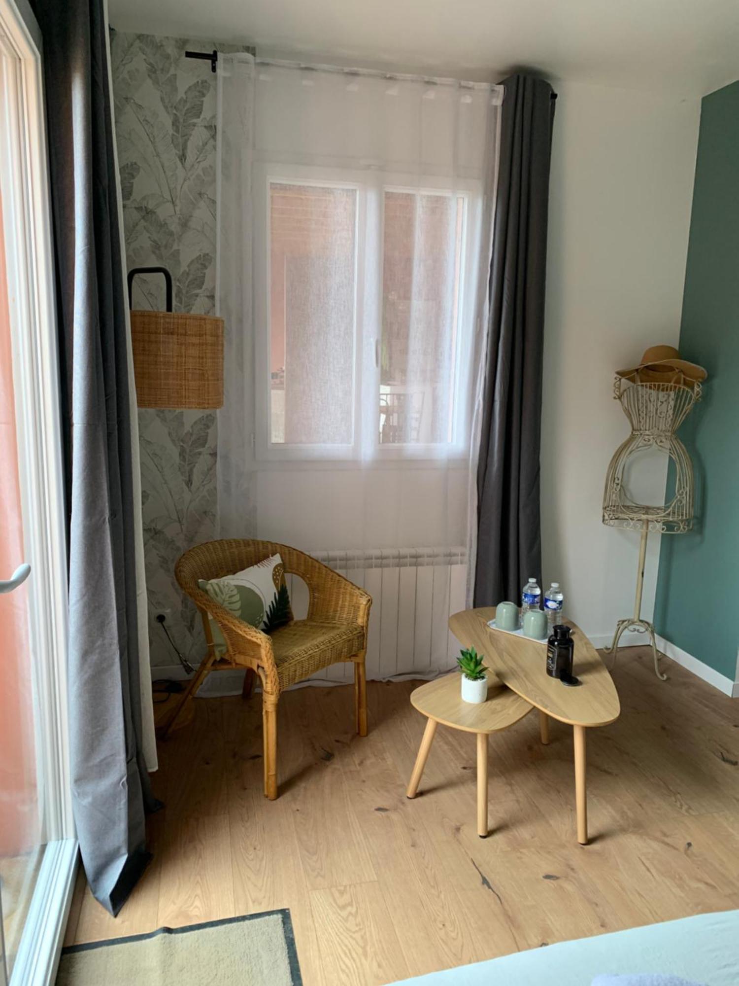 Chambre D'Hotes Mazet Les Abadies Bed & Breakfast Saint-Felix-de-Lodez Exterior photo